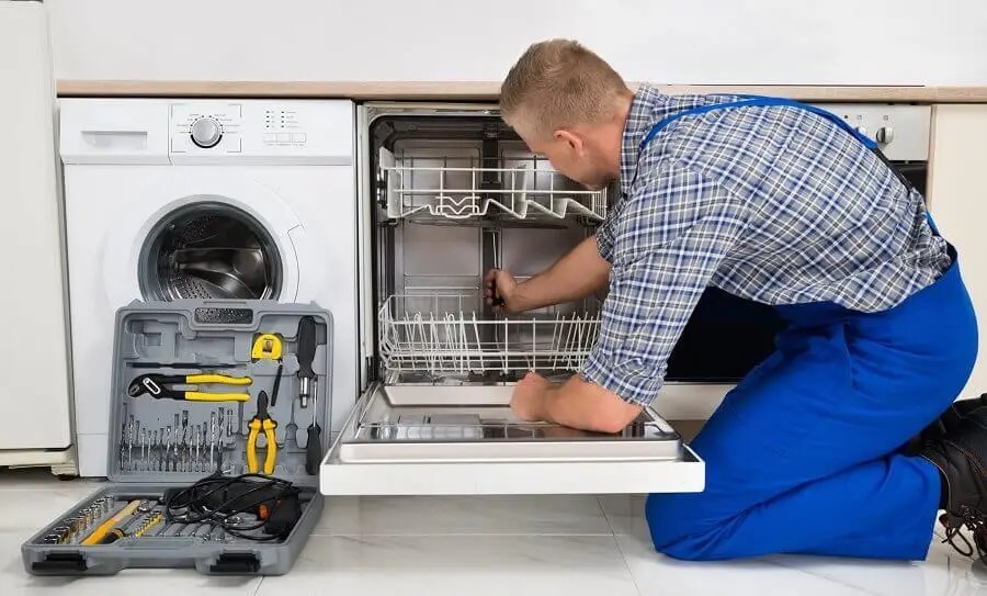 Kazan Beko servisi teknisyen ekibi beyaz eşya tamiri yaparken